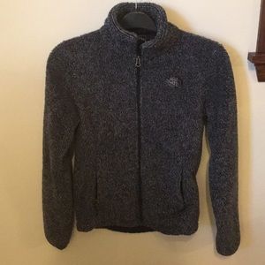 Like new north face fuzzy fleece